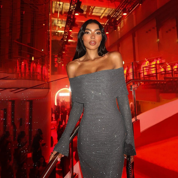 Damen figurbetontes Kleid mit Off-Shoulder-Design und funkelnden Akzenten Echo Archiv
