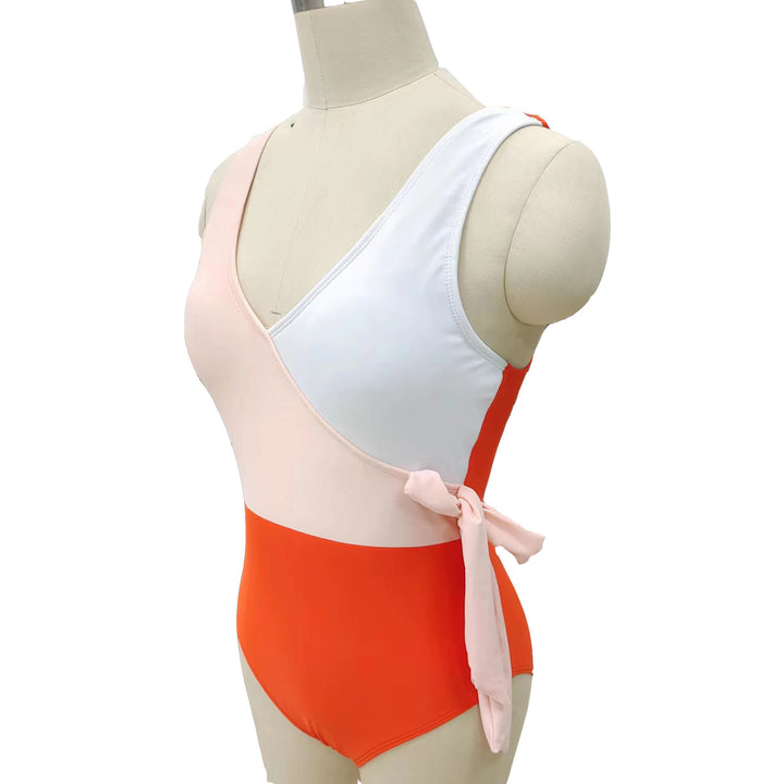 Damen Eleganter Wickelbadeanzug mit asymmetrischem Schnitt Echo Archiv