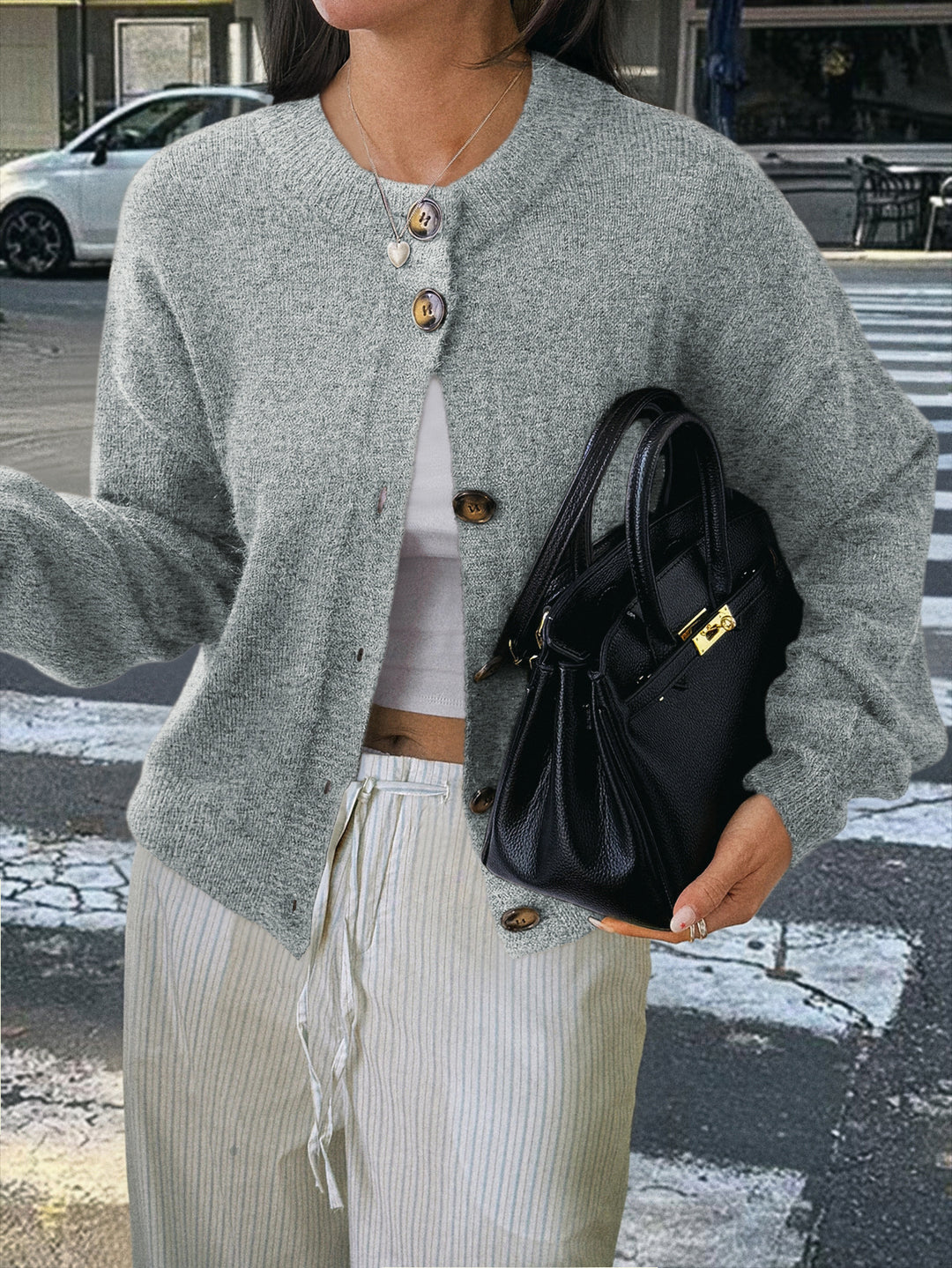 Damen kuscheliger Oversize-Strickcardigan mit Hornknopf-Leiste und Rundhalsausschnitt – Veloura