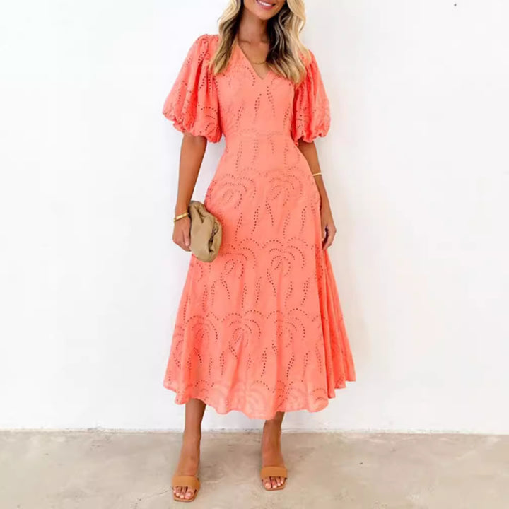 Damen nan tailliertes Midikleid mit Broderie-Lochstickerei und voluminösen Ballonärmeln Echo Archiv
