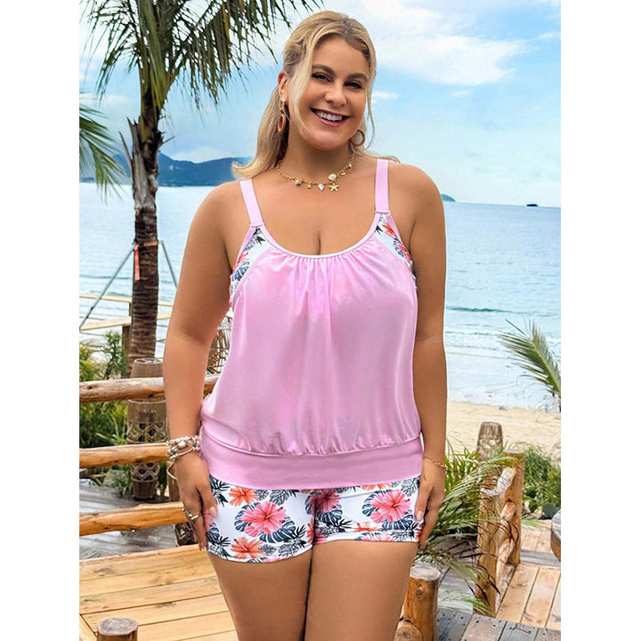 Damen sportliches Badeoutfit mit floralen Shorts Echo Archiv