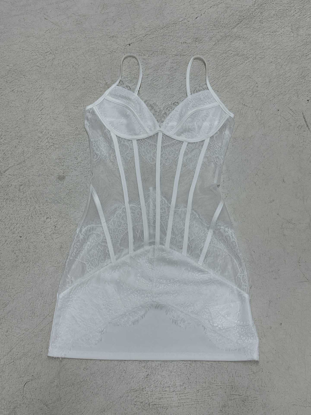 Damen figurbetontes Spitzenhemd mit transparenten Einsätzen Echo Archiv