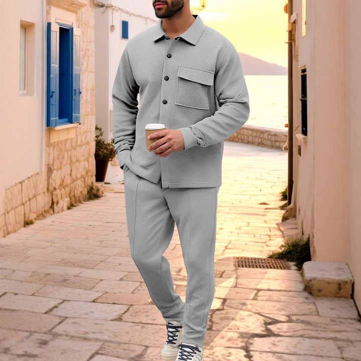 Herren nan Hemdenjacke-Set mit aufgesetzter Klappentasche und konischer Komforthose Echo Archiv