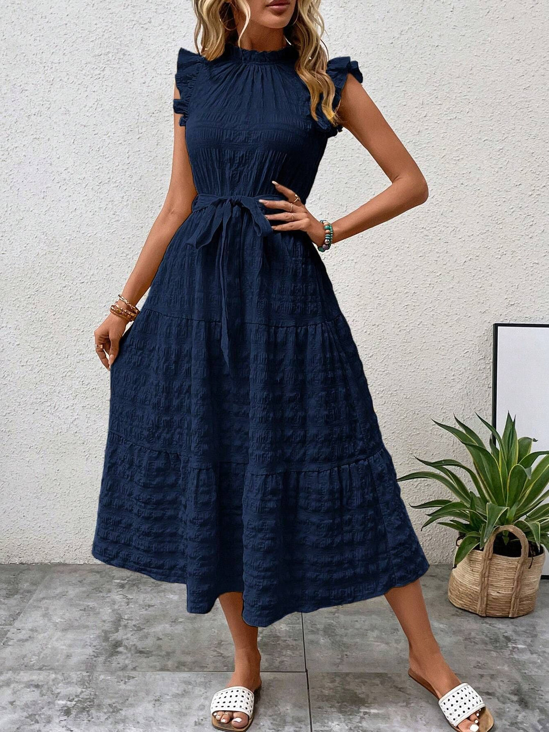 Damen Midikleid mit Stehkragen, Rüschenärmeln und Taillengürtel Echo Archiv