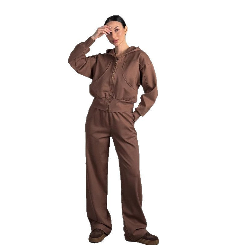 Damen Kurz geschnittene Zip-Kapuzenjacke mit tailliertem Bündchen und dekorativen Einsatznähten – Célinea