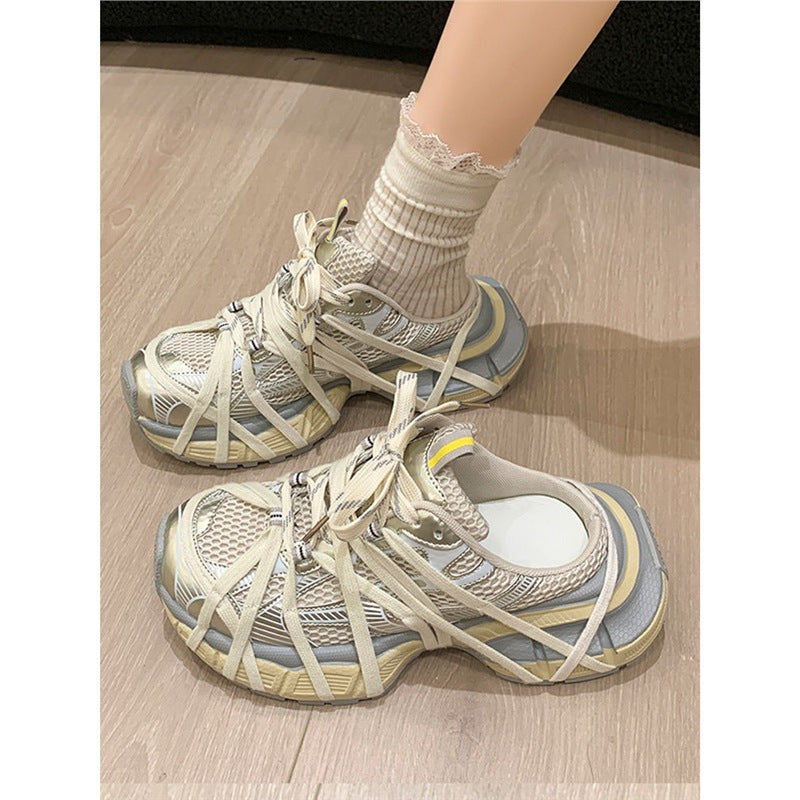 Damen Chunky-Sneaker mit mehrfachen Zier‑Riemen, atmungsaktivem Mesh und ergonomischer Plateau-Sohle – Névara