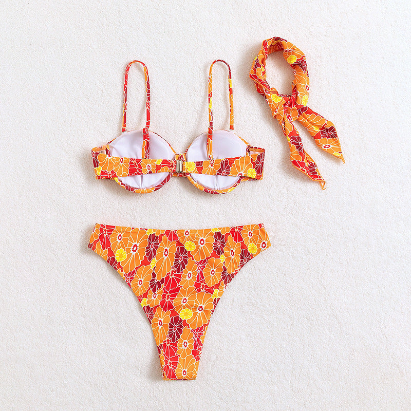 Damen Bikini mit floralem Design und schmeichelndem Schnitt Echo Archiv