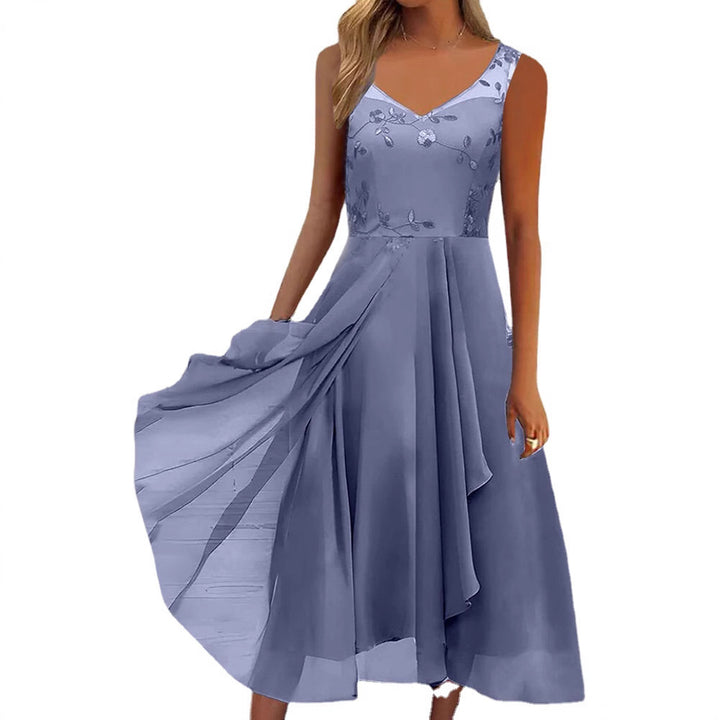 Damen nan A-Linien-Chiffonkleid mit floralem Stickoberteil, V-Ausschnitt, drapiertem Godet-Schwung und verdeckten Seitentaschen Echo Archiv