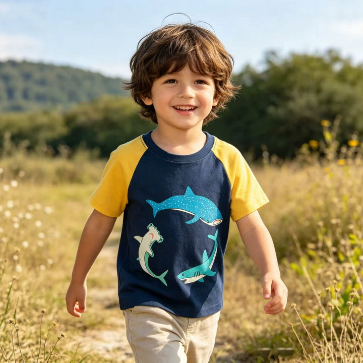 Jungen T-Shirt mit leuchtendem Haifischmotiv Echo Archiv