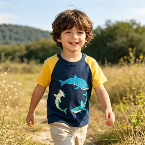 Jungen T-Shirt mit leuchtendem Haifischmotiv Echo Archiv