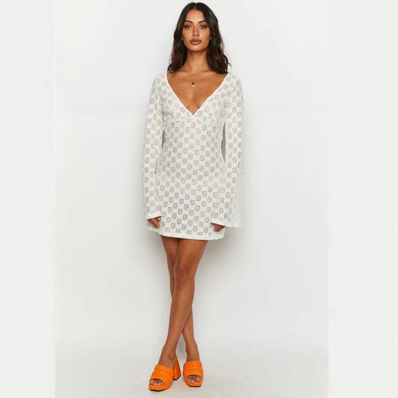 Damen Spitzen-Kleid mit V-Ausschnitt und langen Ärmeln Echo Archiv