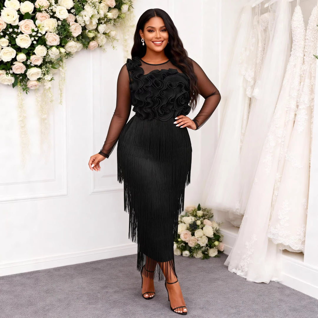 Damen figurbetontes Kleid mit voluminösen Rüschen und Fransen Echo Archiv