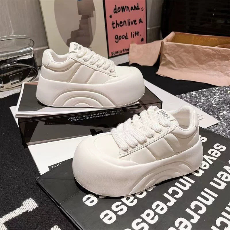 Damen Sportliche Plattform-Sneaker mit strapazierfähigem Obermaterial Echo Archiv