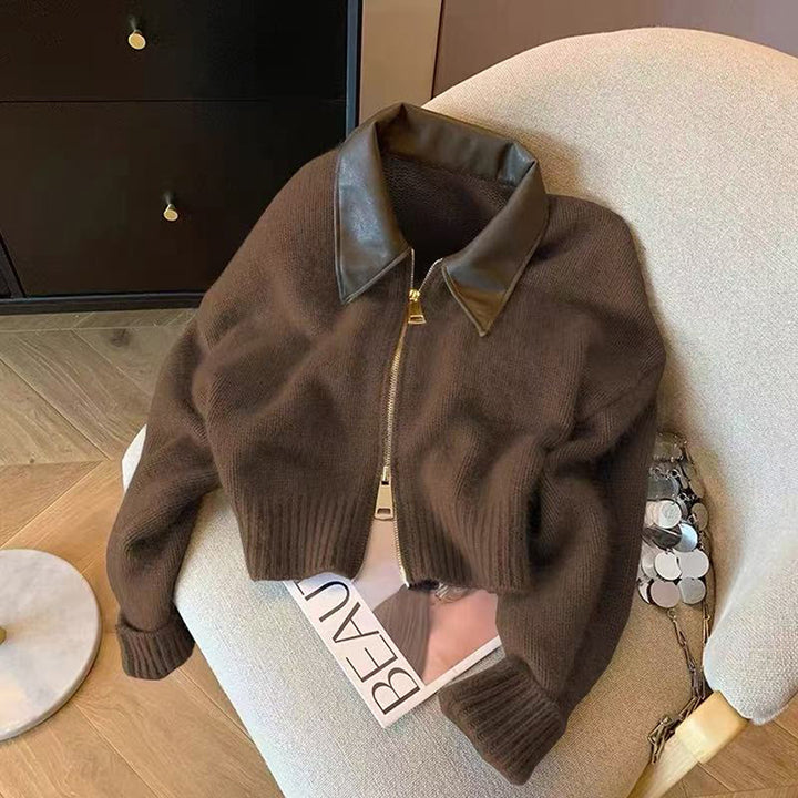 Damen kurz geschnittener Strickblouson mit Kunstlederkragen und goldfarbenem Metallreißverschluss – Célinea