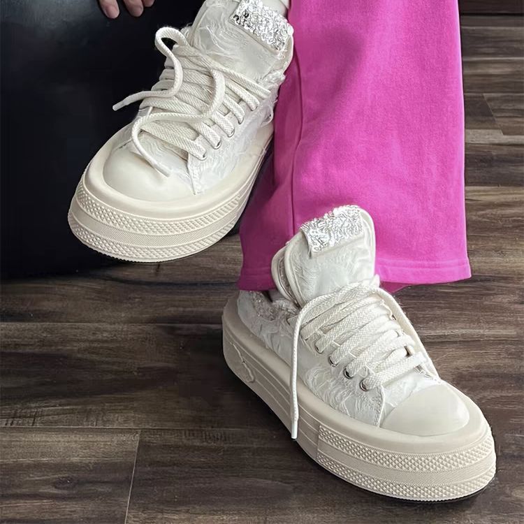 Damen Sneakers mit glitzernden Applikationen und hochgezogenem Plateau Echo Archiv