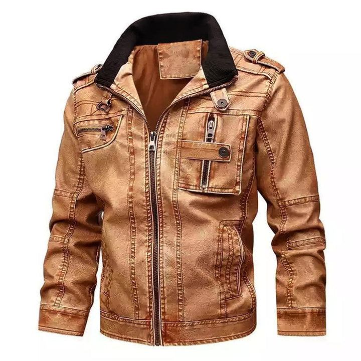 Herren Bikerjacke aus Kunstleder mit Stehkragen, markanten Ziernähten und Mehrfach-Taschendetails Echoarchiv