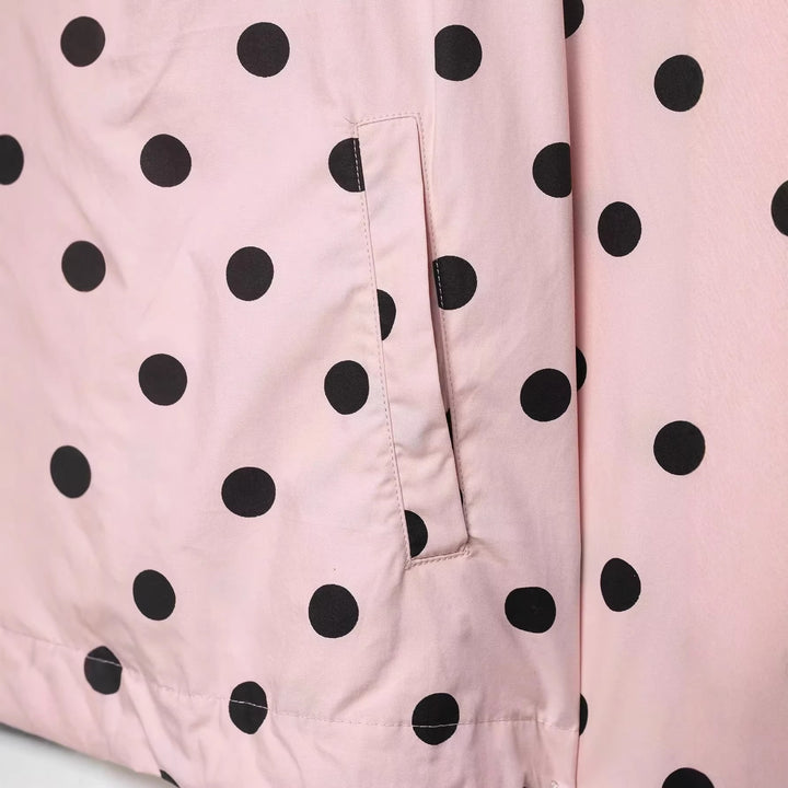 Damen Leichte kurz geschnittene Freizeit-Blousonjacke mit Stehkragen, Tunnelzug und großen Pattentaschen Echo Archiv