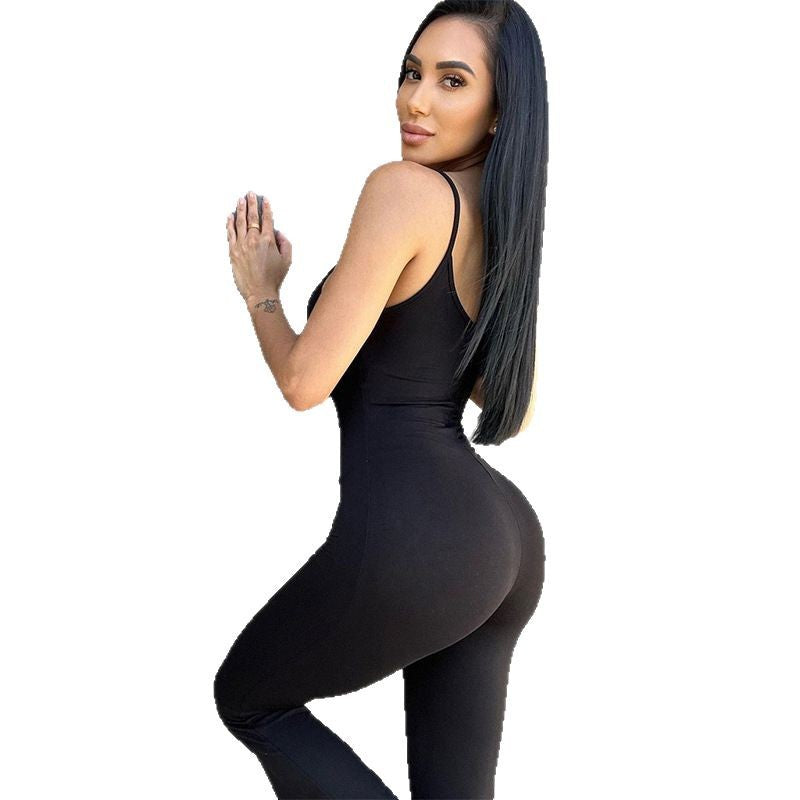 Damen Flared Jumpsuit mit verstellbaren Trägern und figurbetonendem Schnitt Echo Archiv