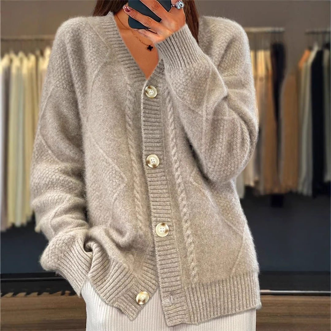 Damen nan oversized Strickcardigan mit Zopfmuster, V‑Ausschnitt und großen Knöpfen Echo Archiv