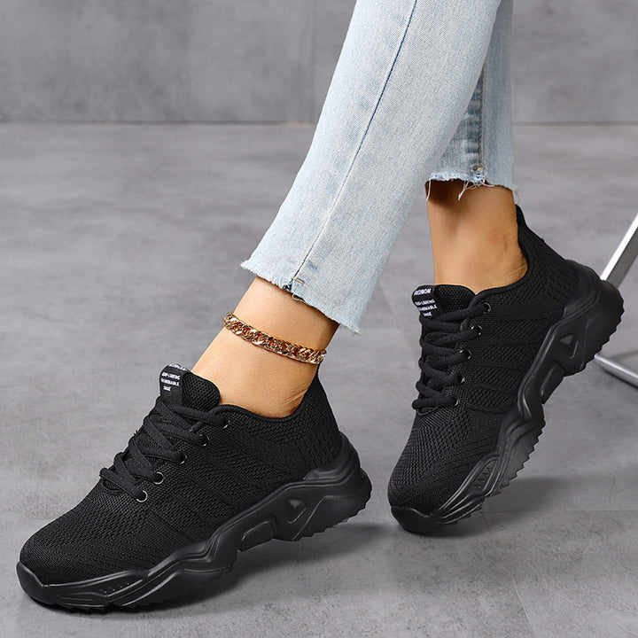 Damen Urbaner Strick-Sneaker mit elastischem Schaft, robuster Profilsohle und gepolstertem Komfortfußbett Echoarchiv