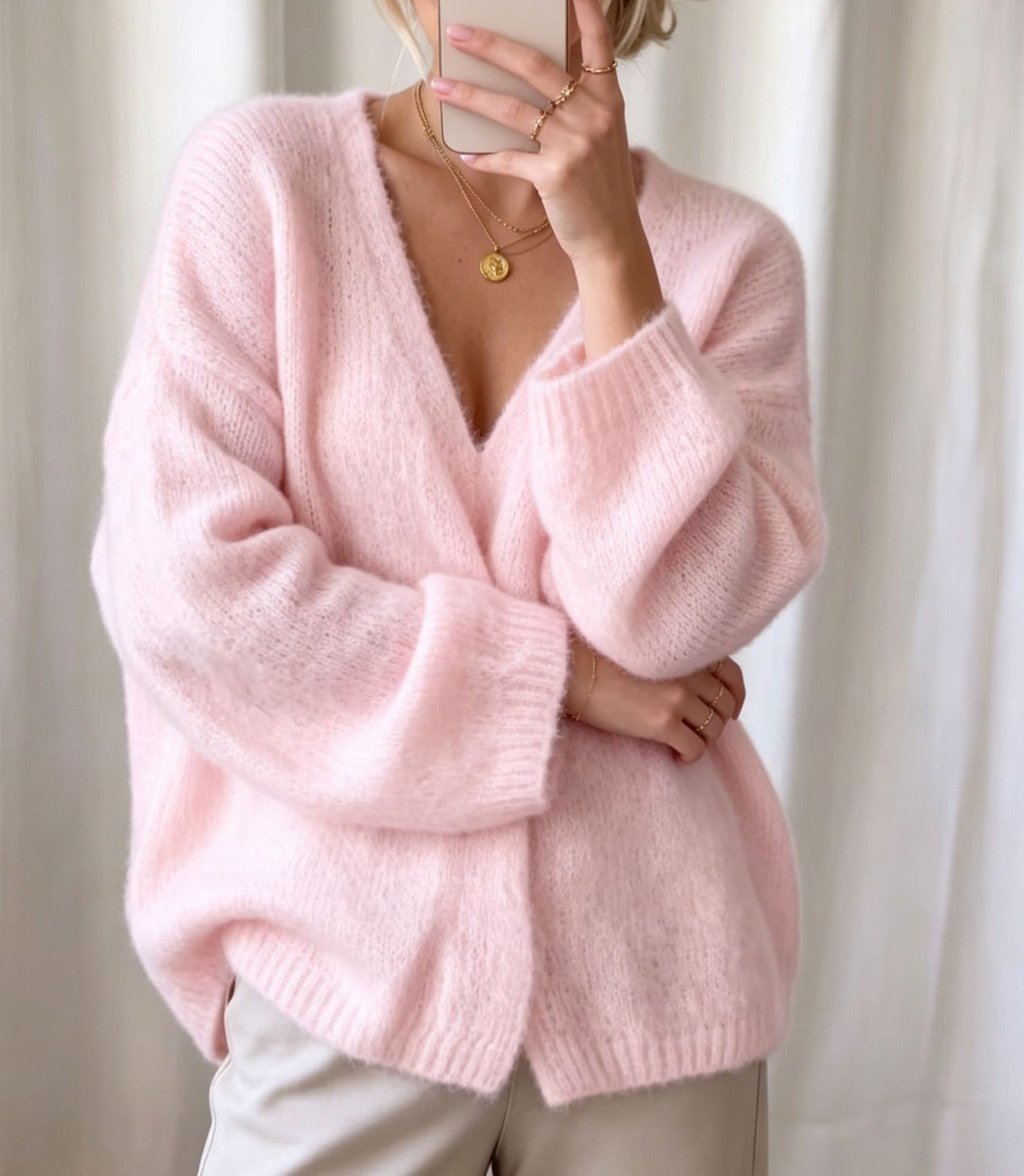 Damen Offener Fluffy-Feinstrick-Cardigan mit tiefem V‑Ausschnitt und legerer Oversize‑Silhouette – Veloura