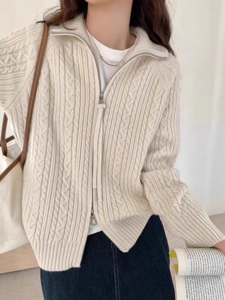 Damen Kastiger Zopfstrick‑Cardigan mit Zweiwege‑Reißverschluss, Stehkragen und breitem Rippsaum Echoarchiv