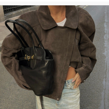 Damen Kurzjacke im Bikerstil aus Velourslederoptik mit Taillengürtel Echoarchiv