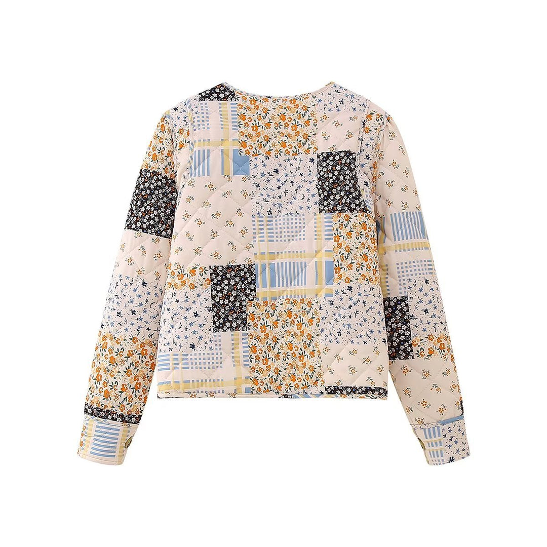 Damen gesteppte Kurzjacke im Patchwork-Quiltstil mit Rundhalsausschnitt und aufgesetzten Taschen – Célinea