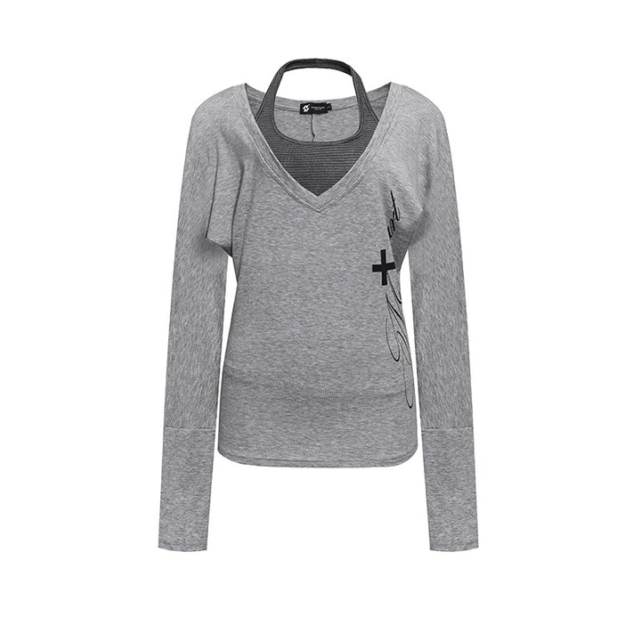 Damen Lagen-Langarmshirt mit tiefem V-Ausschnitt, Neckholder-Innenlayer und seitlichem Script-Print Echoarchiv