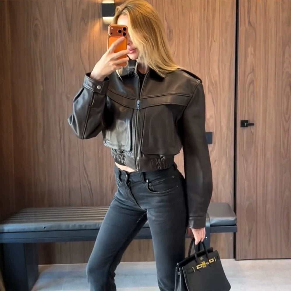 Damen Kurz geschnittene Lederjacke mit elastischem Saum und aufgesetzten Brusttaschen Echoarchiv