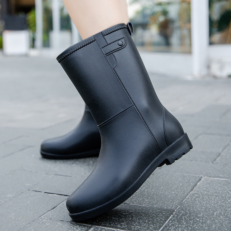 Damen Mittelhohe nahtlose Regenstiefelette aus flexiblem Vollgummi mit griffiger Profilsohle Echoarhiv – Lioré