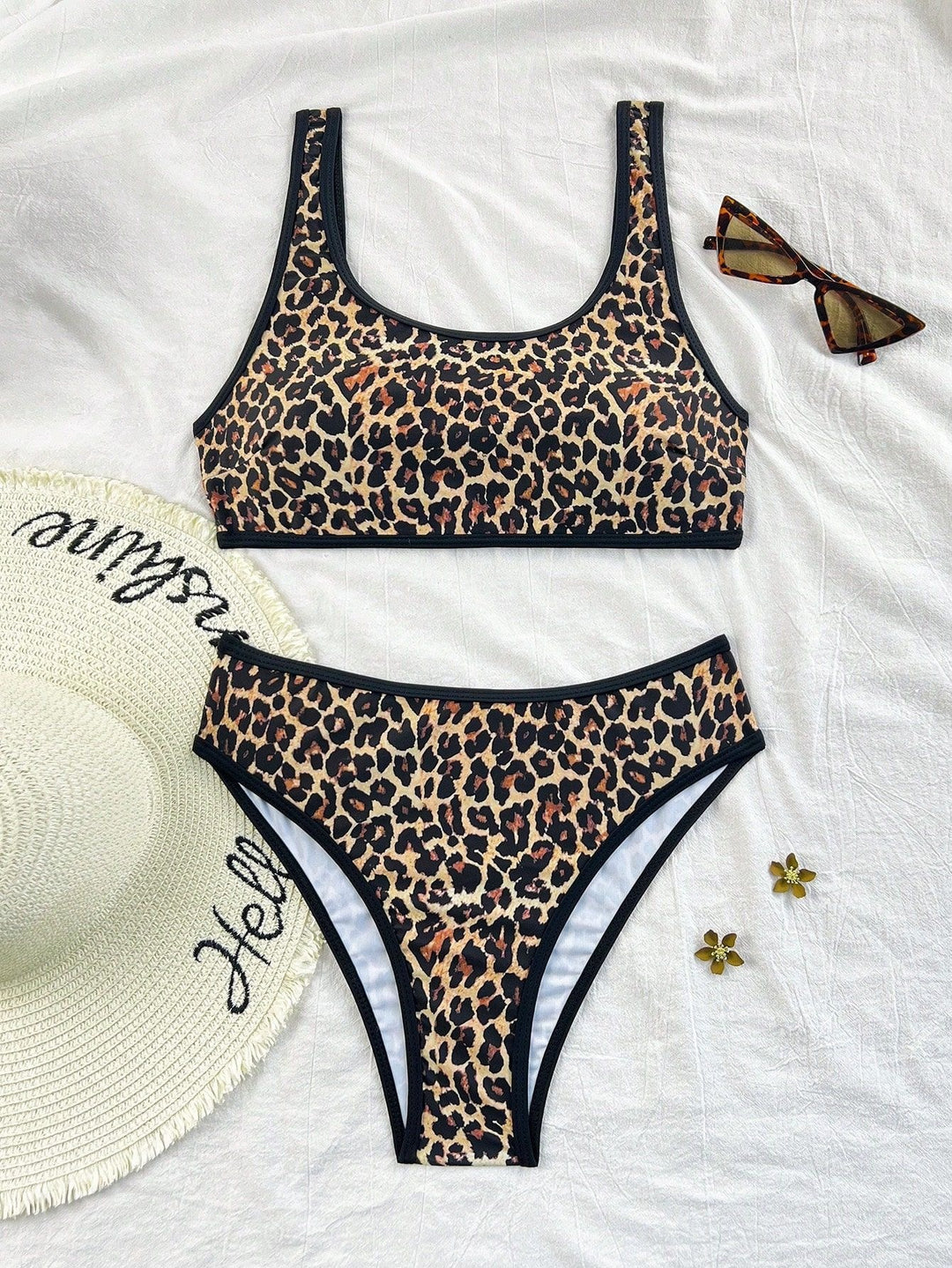 Damen Sportlicher Bikini im Leo-Look Echo Archiv