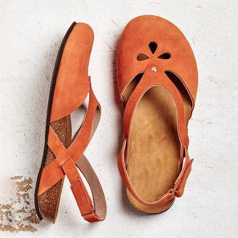 Damen nan geschlossene Slingback-Sandale aus Veloursleder mit ergonomischem Kork-Fußbett und dekorativen Loch-Aussparungen Echoarchiv