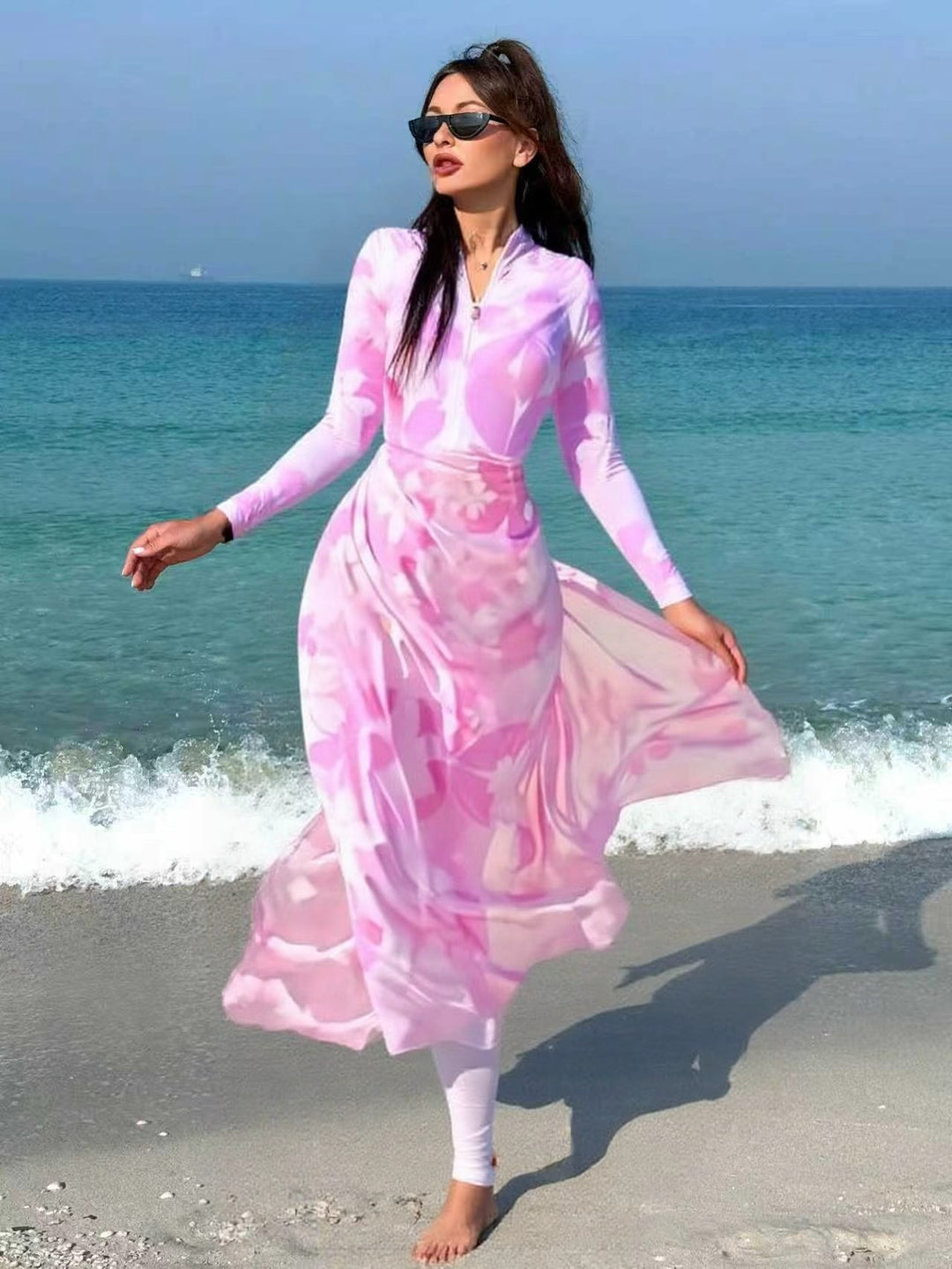 Damen Modischer Strandanzug Echo Archiv