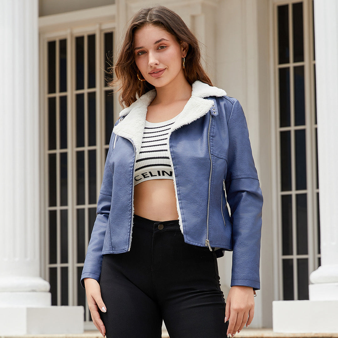 Damen nan taillierte Kunstleder-Bikerjacke mit abnehmbarem Kunstfellkragen und schrägem Reißverschluss Echo Archiv