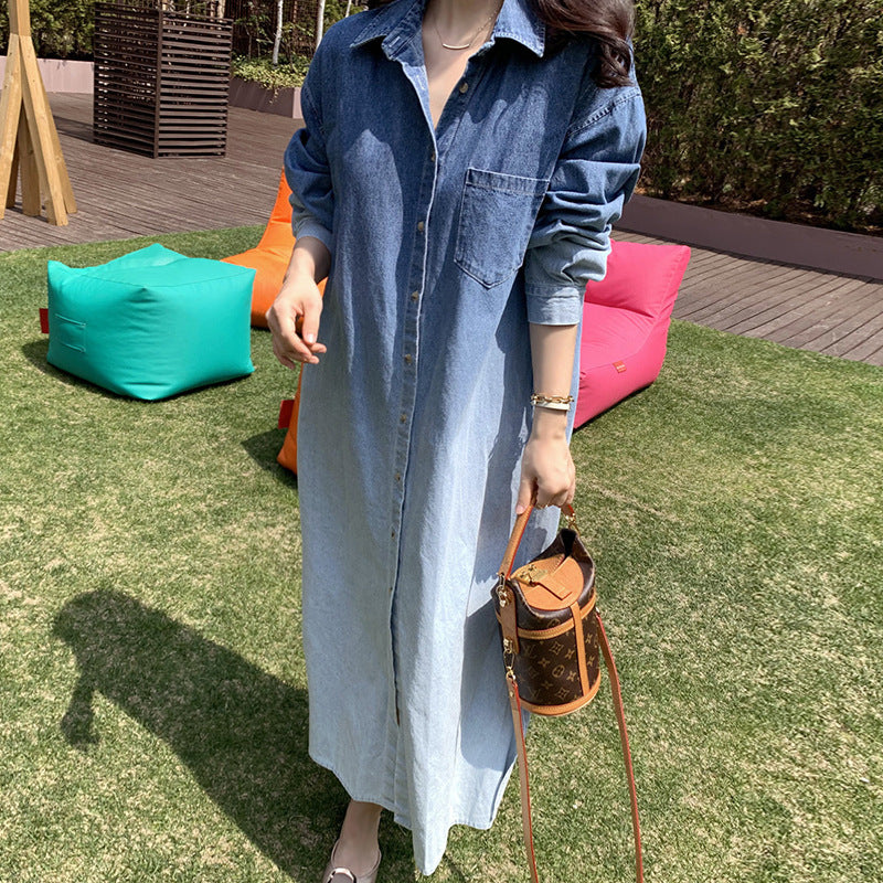 Damen Verlaufs-Jeans-Hemdkleid Maxi mit durchgehender Knopfleiste, Brusttasche und Seitenschlitzen – Valéora