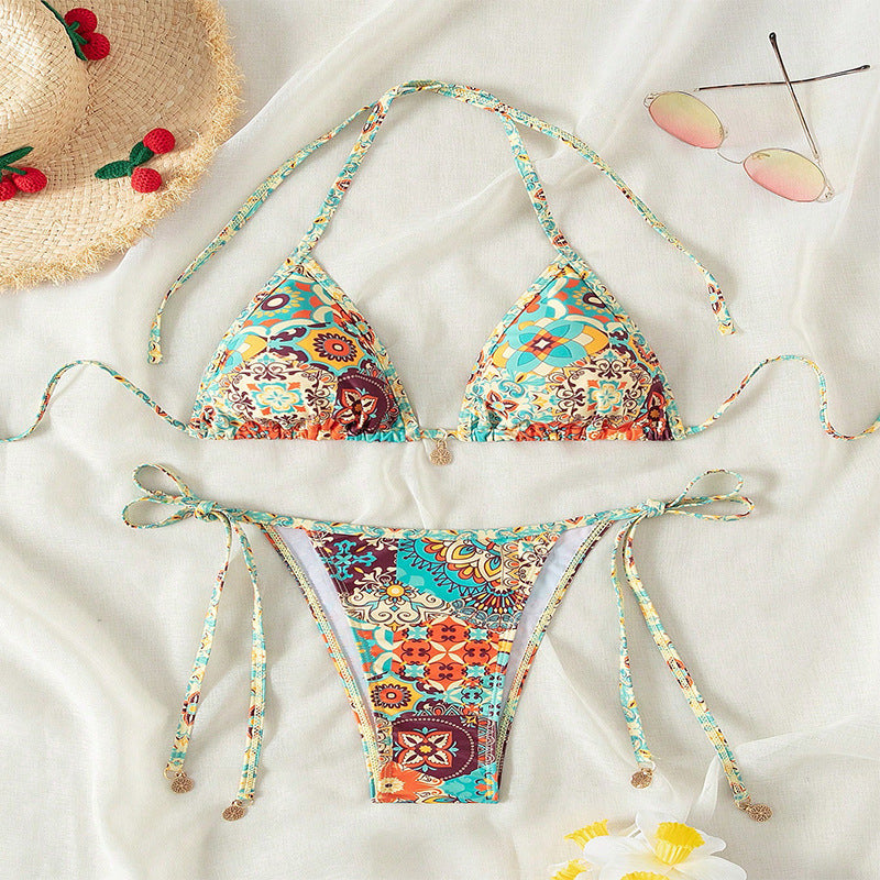 Damen Triangel-Bikini mit verspieltem Bindesystem und farbenfrohem Muster Echo Archiv