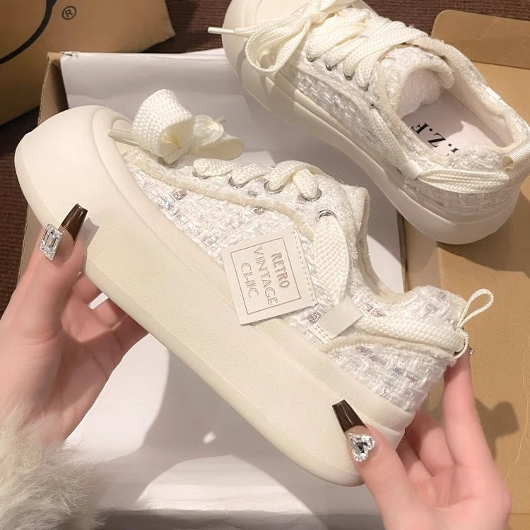 Damen Sneakers mit innovativer transparentem Füllung und modischen Schnür-Details Echo Archiv