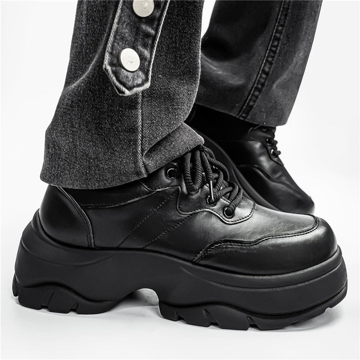 Damen urbane Plateau‑Chunky‑Sneaker mit extra hoher Dämpfung, gepolstertem Knöchelkragen und griffiger Offroad‑Profilsohle Echo Archiv