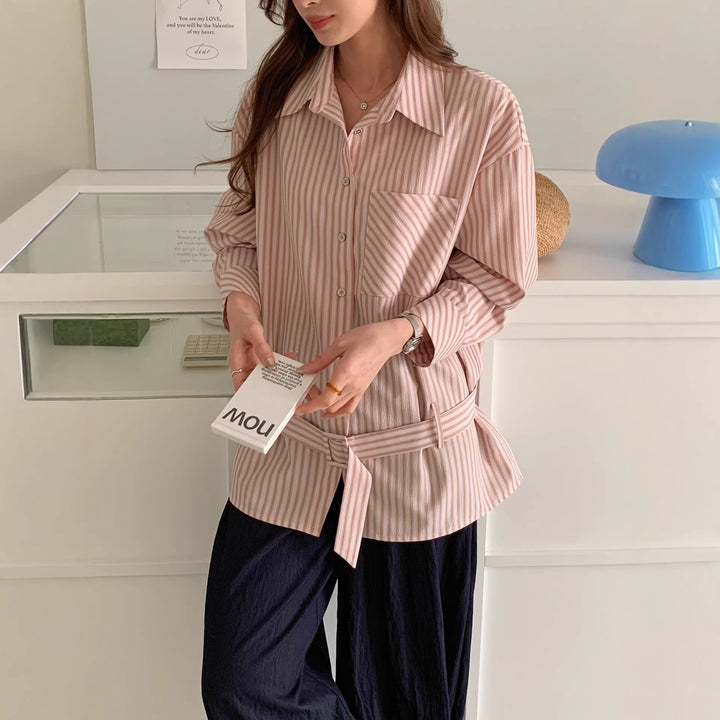 Damen Elegante gestreifte Bluse mit Gürtel Echo Archiv