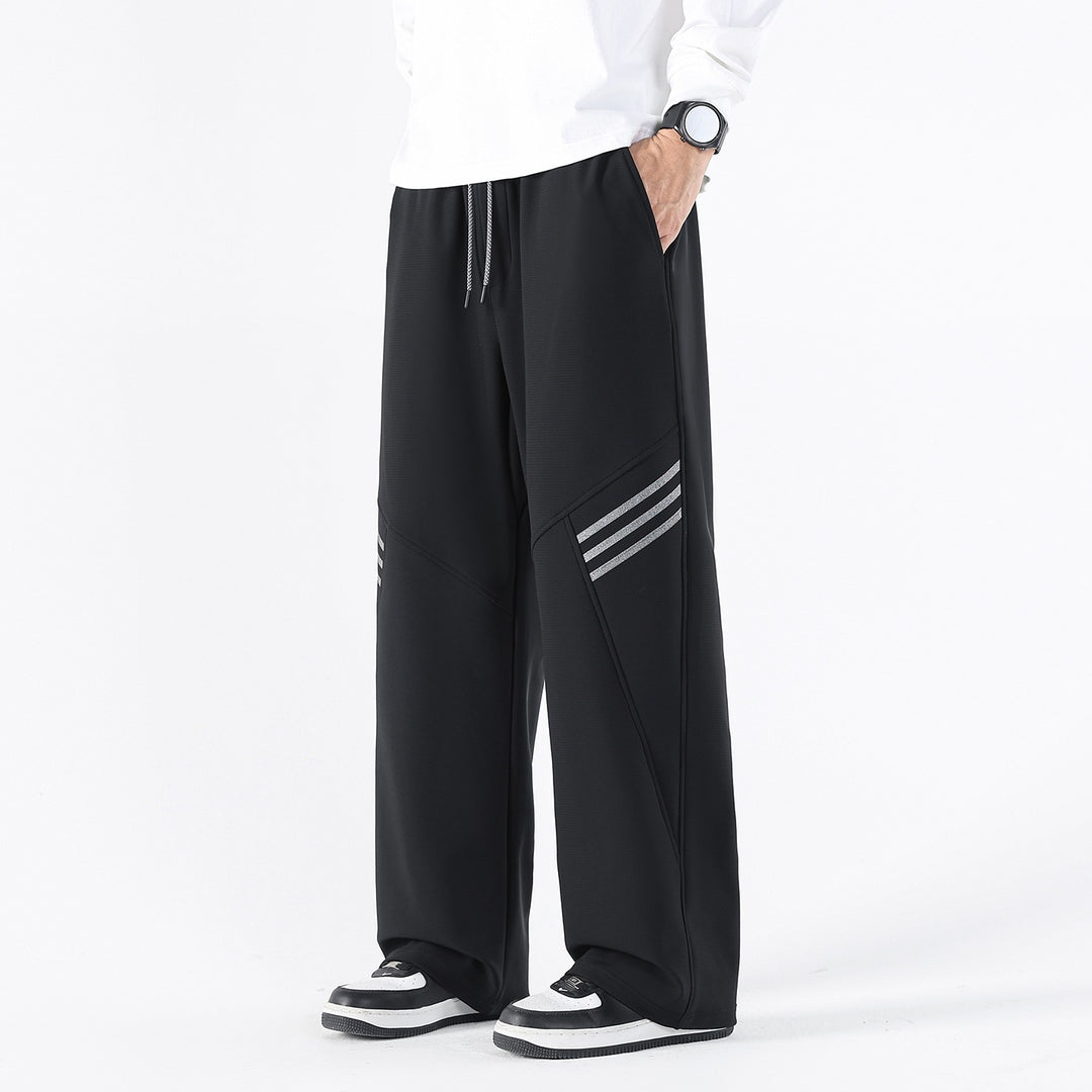 Herren Weite Relaxed-Freizeithose mit Tunnelzug & markanten Teilungsnähten Echoarchiv