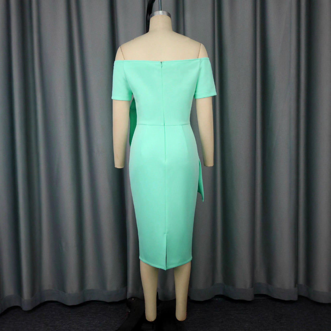 Damen figurbetontes Cocktailkleid mit asymmetrischem Rüschendesign – Élara