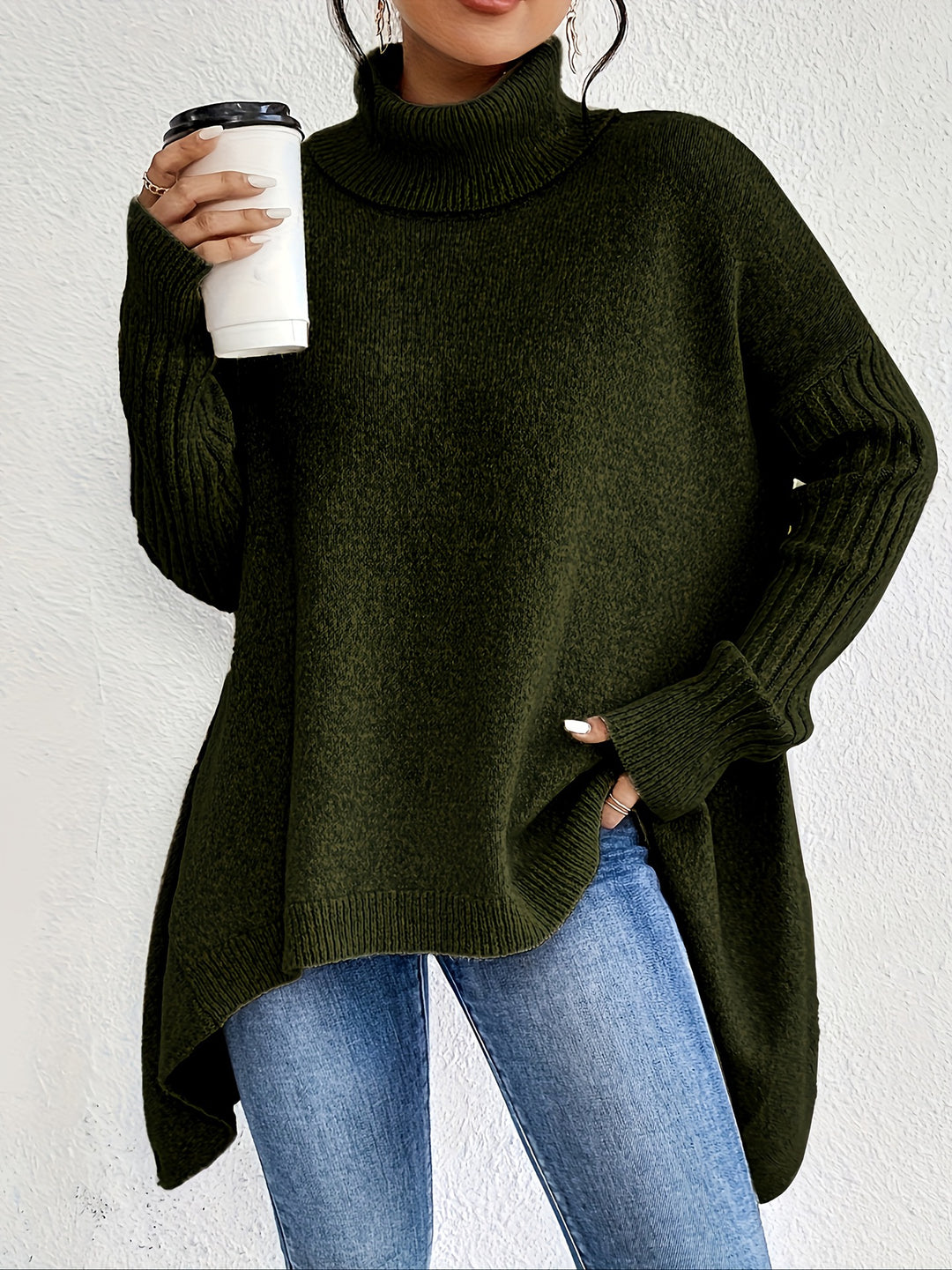 Damen nan Oversize Strickpullover mit hohem Rollkragen, gerippten Ärmeln und asymmetrischem Saum Echo Archiv