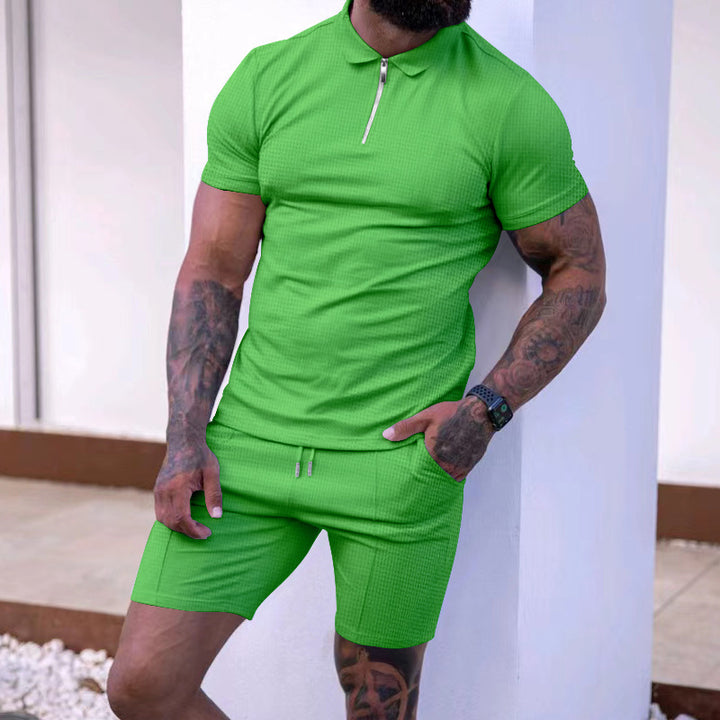 Herren sportliches Poloshirt mit Reißverschluss und passenden Shorts Echoarchiv