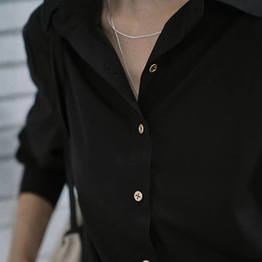 Damen Elegante, lockere Bluse und stilvolle Anzughose Echoarchiv