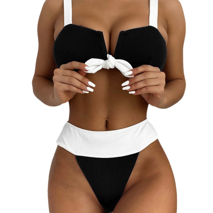 Damen Hochgeschnittener Bikini mit Knötchen-Detail Echo Archiv