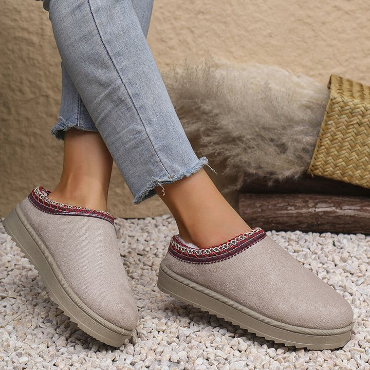 Damen Gefütterte Velours‑Slipper mit gestricktem Schaftbund und profilierter Plateausohle Echo Archiv