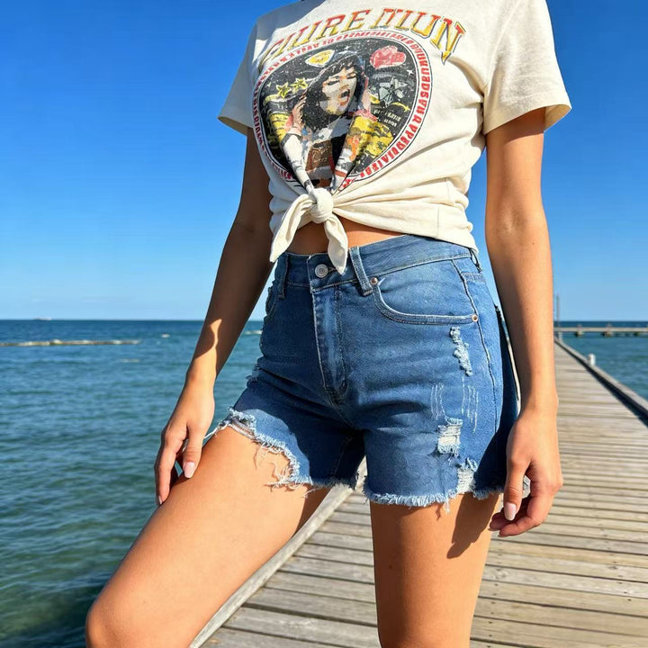Damen Destroyed Denim-Shorts mit fransigem Saum und stylischen Rissdetails Echo Archiv