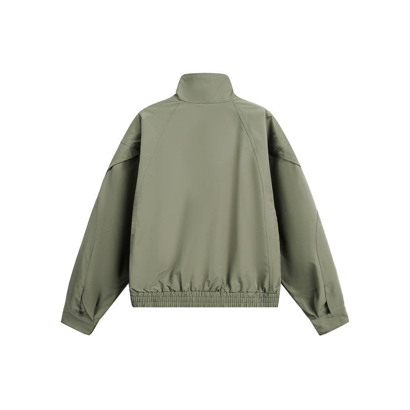 Unisex Kurzblouson im minimalistischen Tech‑Stoff mit Funnelkragen und verdeckter Frontblende Echoarchiv