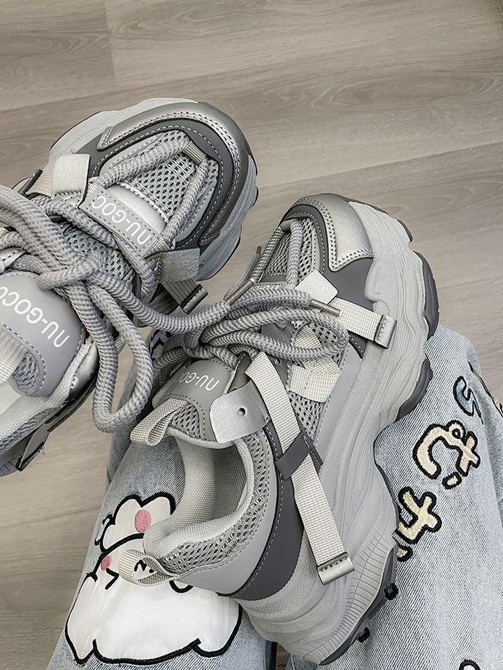 Damen Sportliche Chunky Sneakers mit atmungsaktiver Mesh-Oberfläche und innovativem Schnürsystem Echo Archiv